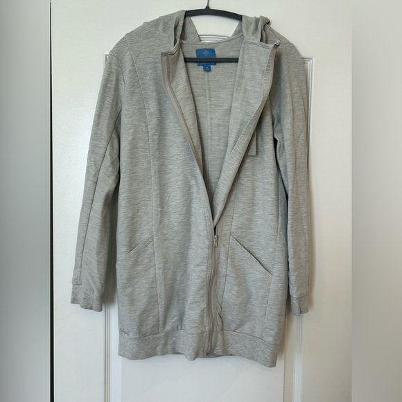 NWOT SimplyVera Vera Wang Simply Breathe Heather
Gray Off Center Zip Long Hoodie - Picture 3 of 6